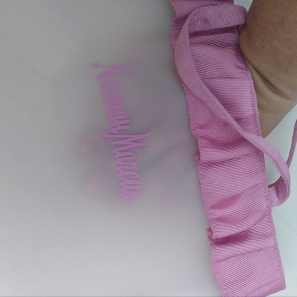 Vintage Neiman Marcus logo pink ruffle tote - Picture 2 of 4